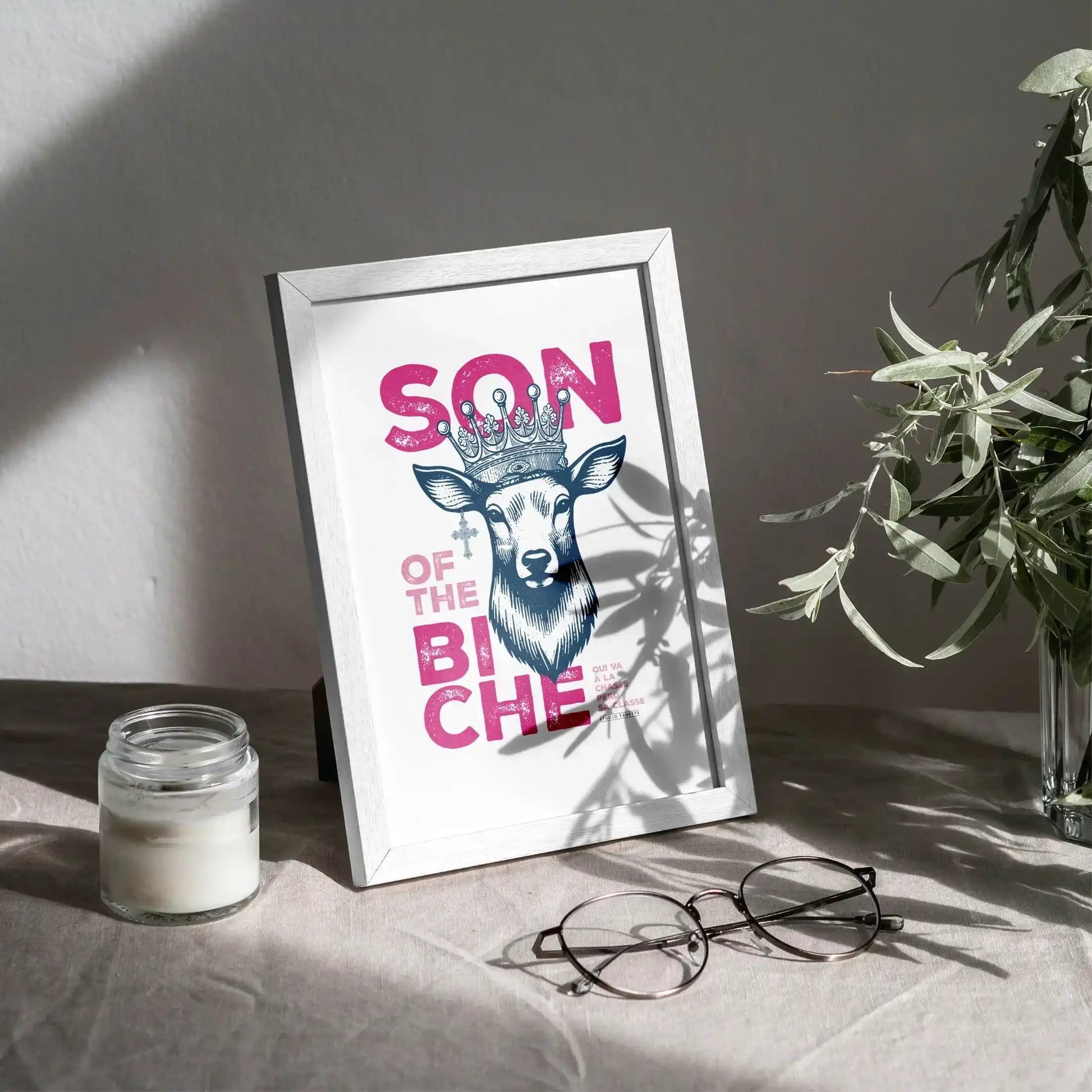 Affiche Son of the Biche, visuel principal encadré