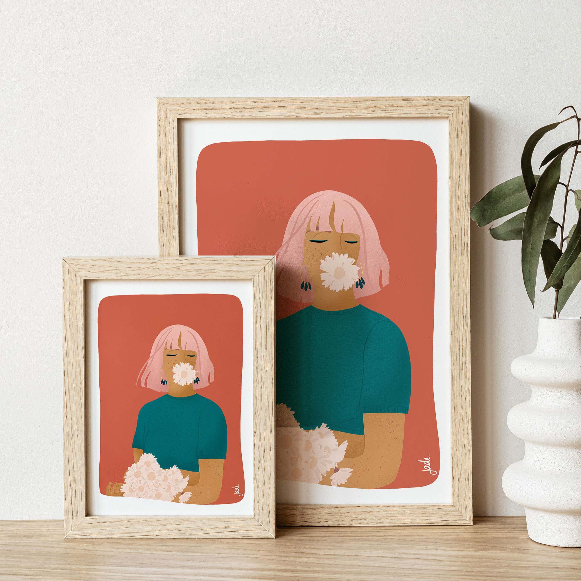 Carte et affiche illustrées femme aux cheveux roses tenant des fleurs blanches, style graphique minimaliste aux tons chauds.