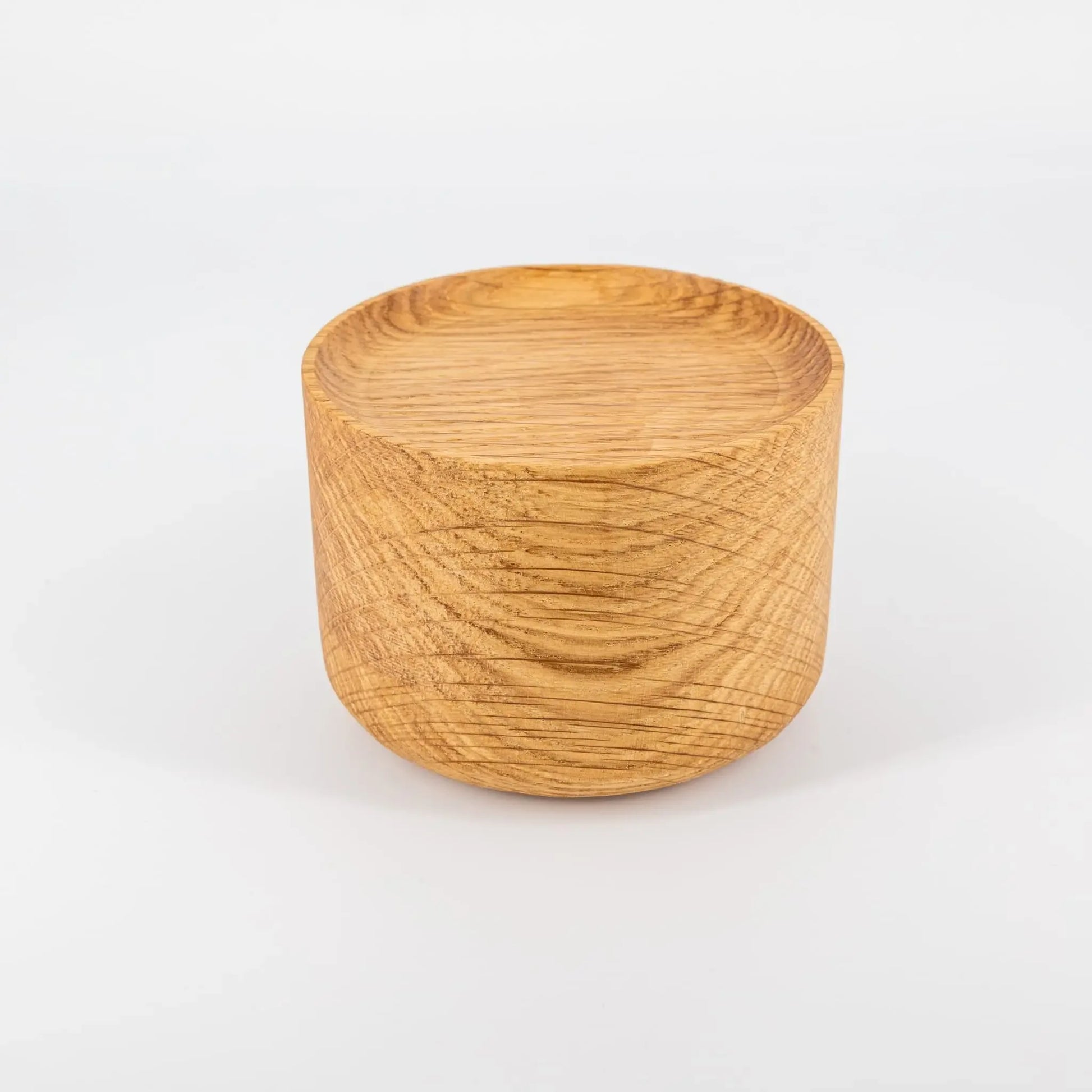 Présentoir à bijoux multi usages sur fond blanc