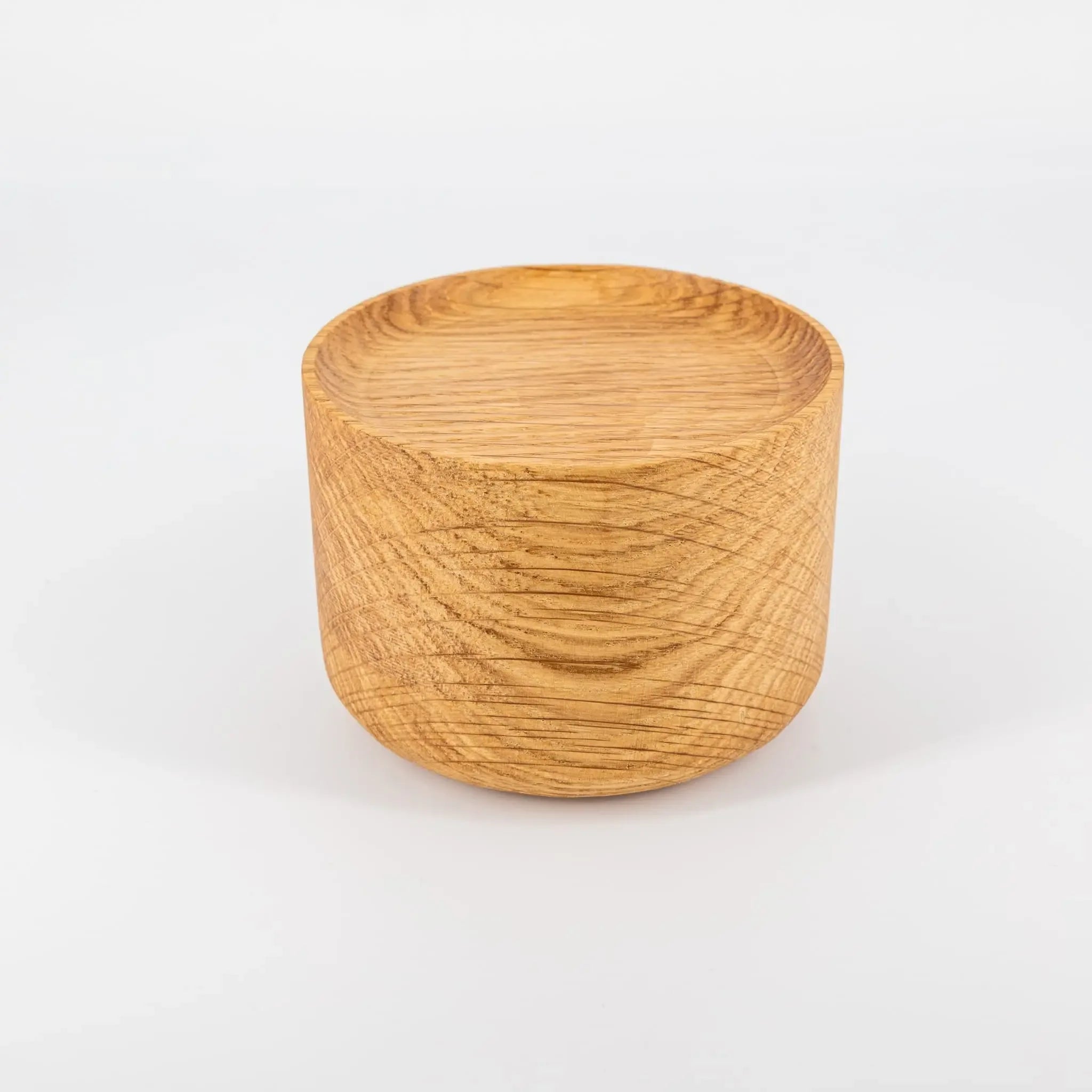 Présentoir à bijoux multi usages sur fond blanc