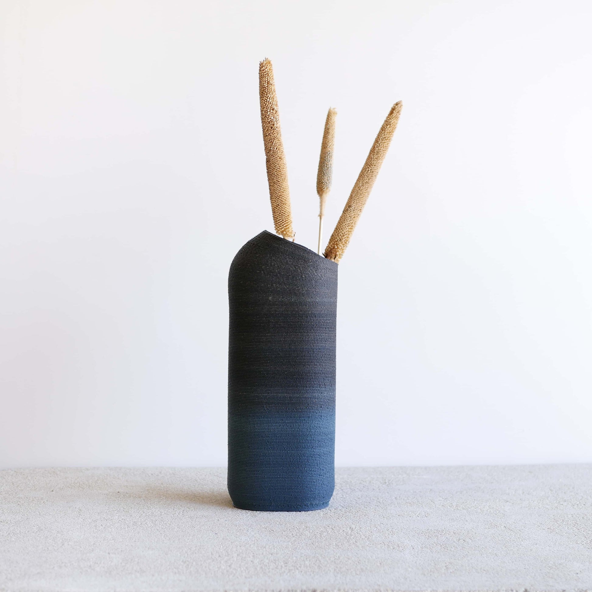 Vase DUNE en bois recyclé, coloris noir