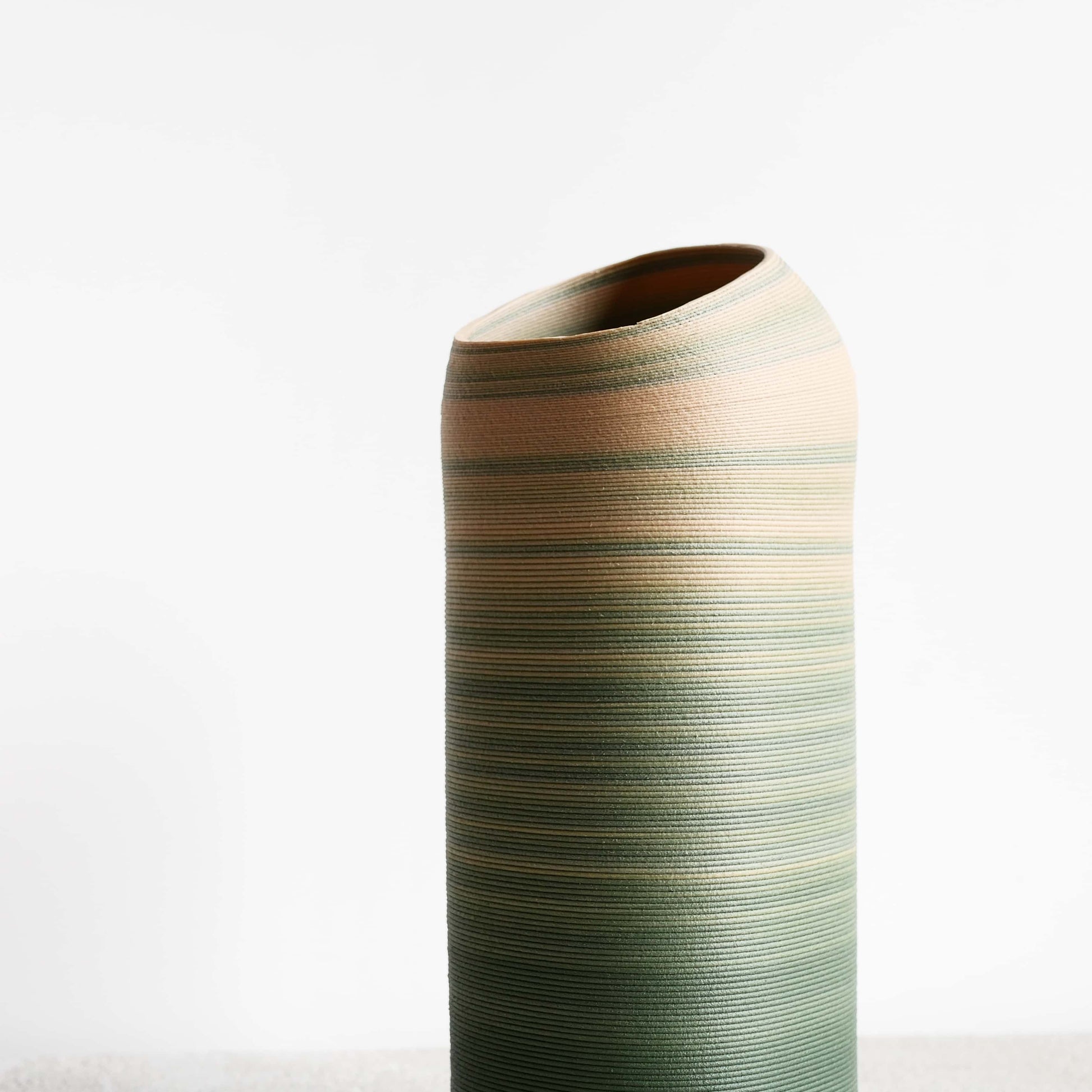 Vase DUNE en bois recyclé vert
