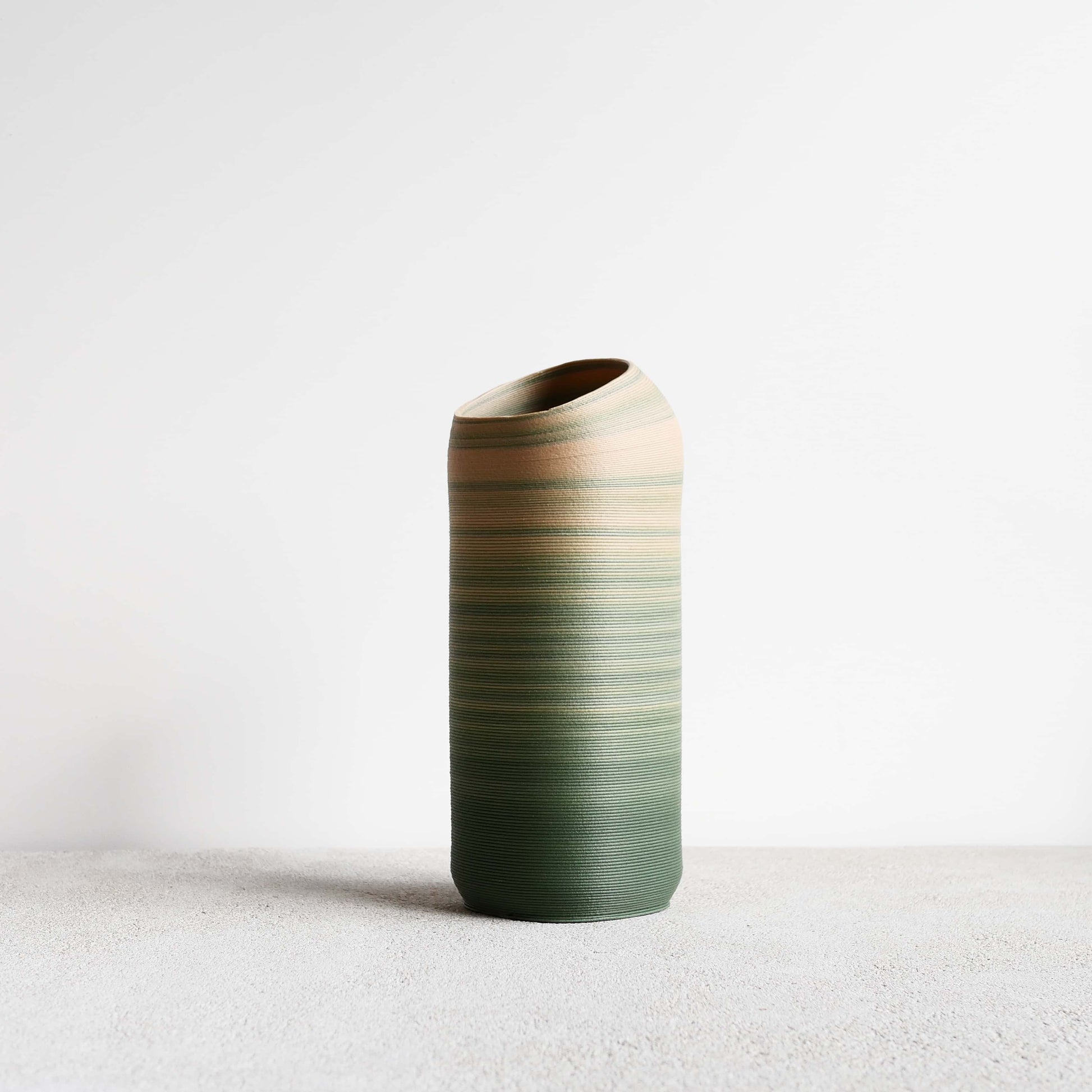 Vase DUNE en bois recyclé, coloris vert