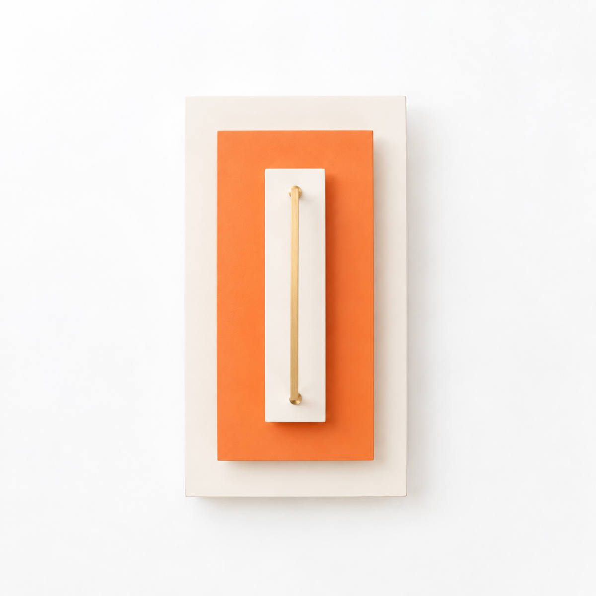 Applique murale En nuance orange, bois peint et barre de laiton